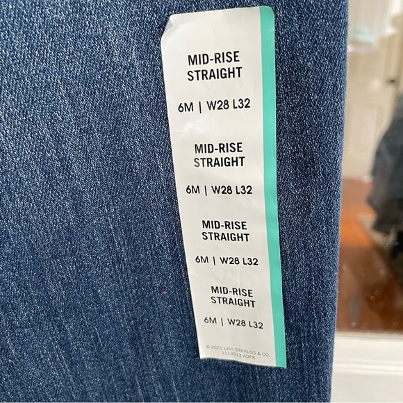Levi's Mid-Rise Straight Women's Jeans - Picture 7 of 13